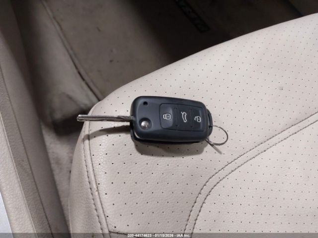 2013 VOLKSWAGEN PASSAT 1VWBP7A39DC045767 Photo 10