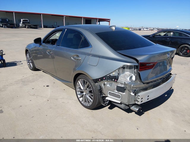 2016 LEXUS IS 200T JTHBA1D25G5027617 Photo 2