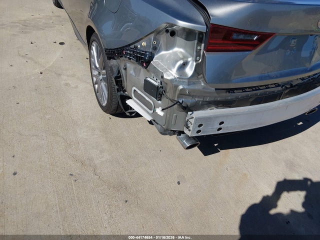 2016 LEXUS IS 200T JTHBA1D25G5027617 Photo 5