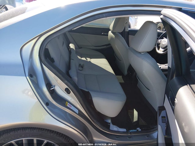 2016 LEXUS IS 200T JTHBA1D25G5027617 Photo 7