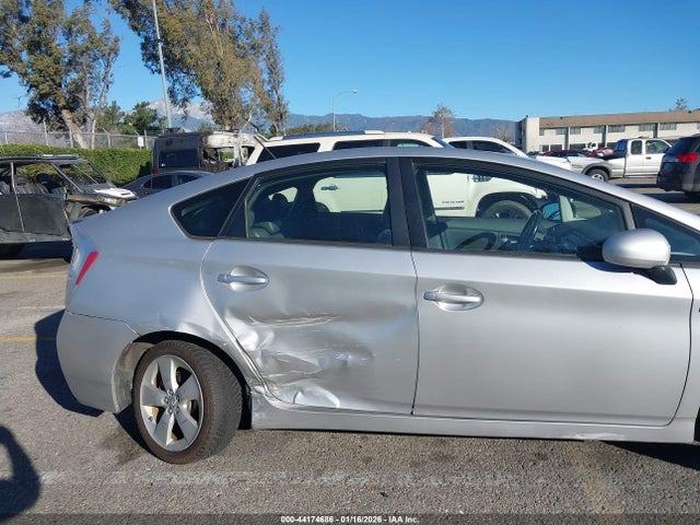 44174686 :رقم المزاد ، JTDKN3DU7B5315294 vin ، 2011 Toyota Prius V مزاد بيع