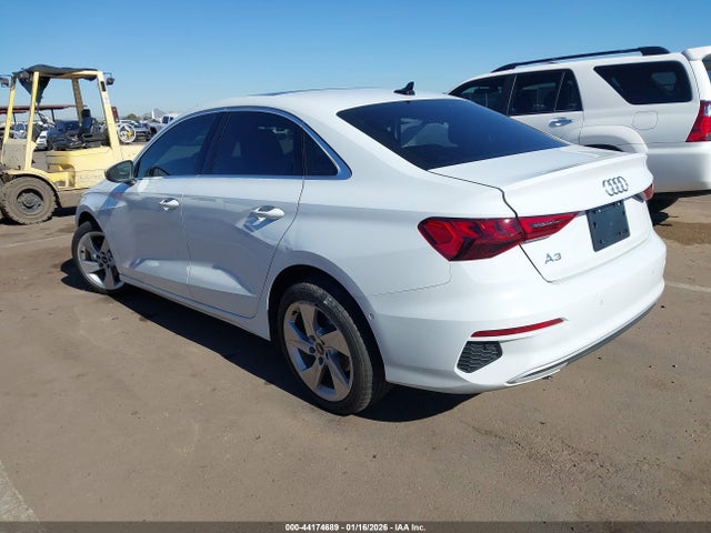 2022 AUDI A3 WAUAUDGY9NA104626 Photo 2