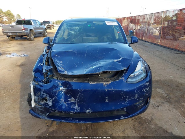 2022 Tesla Model Y Long Range Dual Motor All-wheel Drive მანქანა იყიდება აუქციონზე, vin: 7SAYGDEE8NF441493, აუქციონის ნომერი: 44174697
