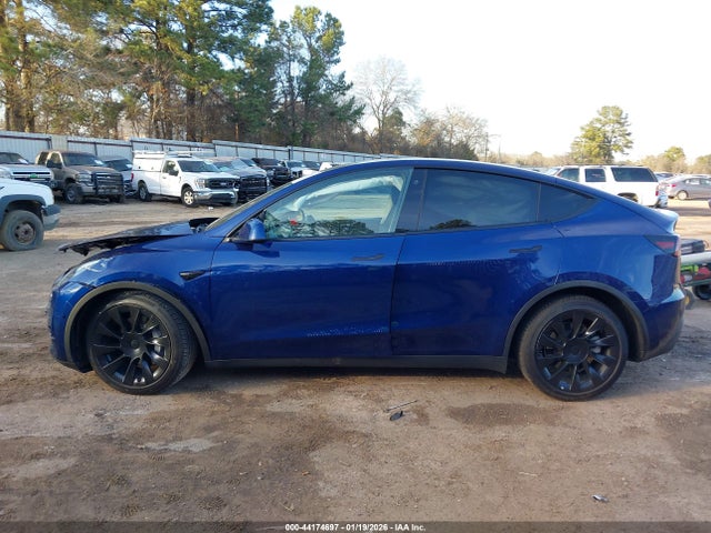 2022 Tesla Model Y Long Range Dual Motor All-wheel Drive მანქანა იყიდება აუქციონზე, vin: 7SAYGDEE8NF441493, აუქციონის ნომერი: 44174697