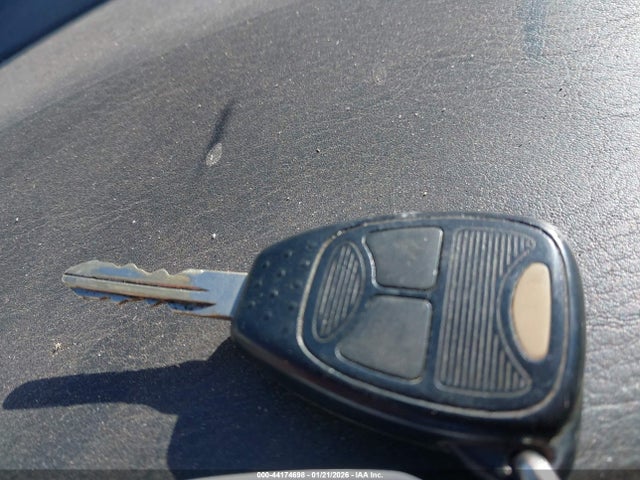 44174698 :رقم المزاد ، 2A4GP44R77R275708 vin ، 2007 Chrysler Town & Country Lx مزاد بيع