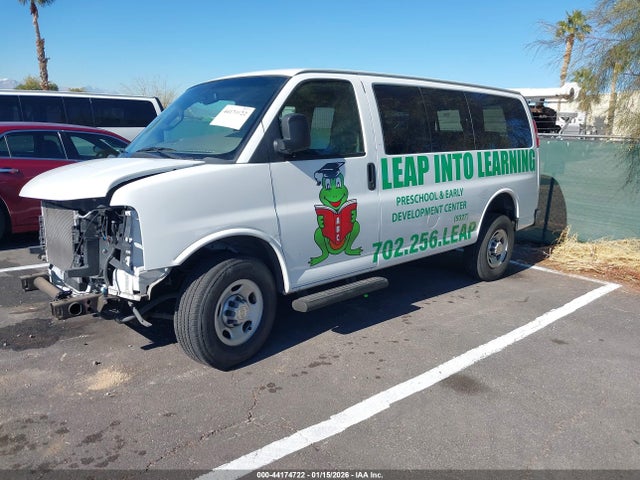 1GAWGEFP3N1179670 Chevrolet Express Passenger Rwd 2500 Regular Wheelbase Ls