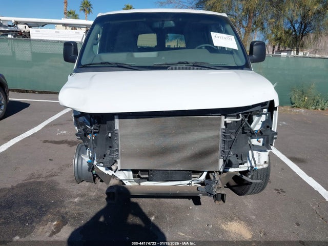 1GAWGEFP3N1179670 Chevrolet Express Passenger Rwd 2500 Regular Wheelbase Ls