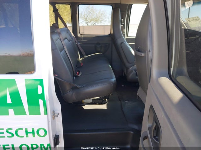 1GAWGEFP3N1179670 Chevrolet Express Passenger Rwd 2500 Regular Wheelbase Ls
