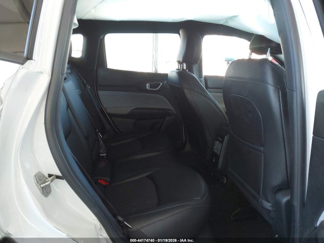 Jeep Compass Latitude 4x4 2024 3C4NJDBN1RT104838 Image 8