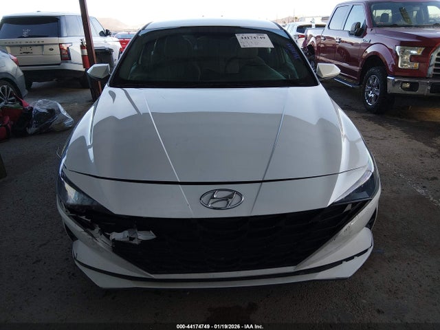 5NPLL4AG4NH072143 Hyundai ELANTRA SE