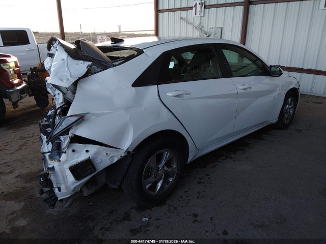 5NPLL4AG4NH072143 Hyundai ELANTRA SE