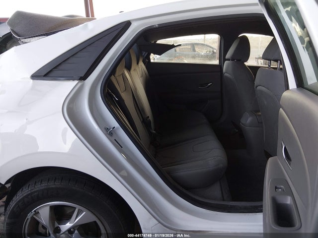 5NPLL4AG4NH072143 Hyundai ELANTRA SE