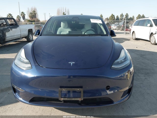 44174805 :رقم المزاد ، 7SAYGDEE0NF361380 vin ، 2022 Tesla Model Y Long Range Dual Motor All-wheel Drive مزاد بيع