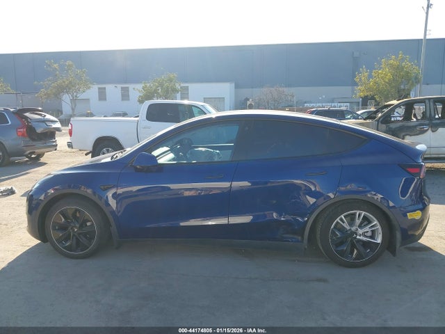 44174805 :رقم المزاد ، 7SAYGDEE0NF361380 vin ، 2022 Tesla Model Y Long Range Dual Motor All-wheel Drive مزاد بيع