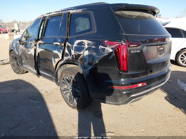 2021 CADILLAC XT6 1GYKPCRS3MZ215572 Photo 2