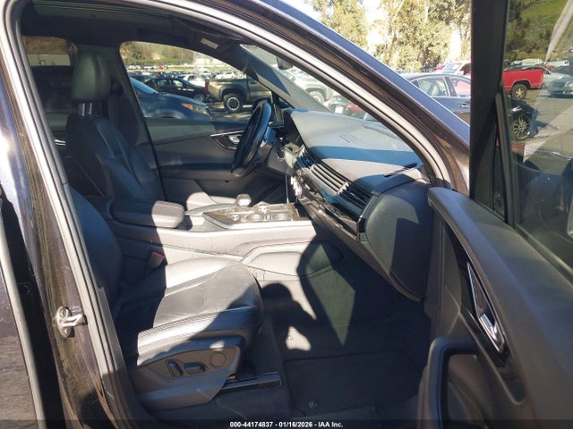 2019 AUDI Q7 WA1AAAF71KD019741 Photo 4