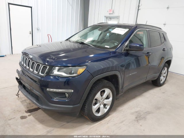 Jeep Compass Latitude 4x4 2018 3C4NJDBB7JT331882 Image 2
