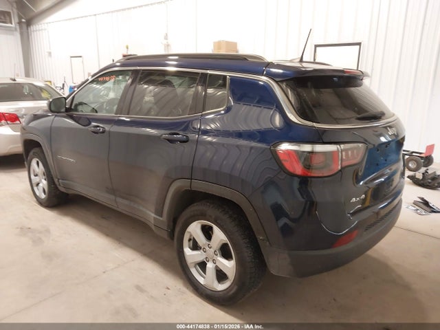 Jeep Compass Latitude 4x4 2018 3C4NJDBB7JT331882 Image 3