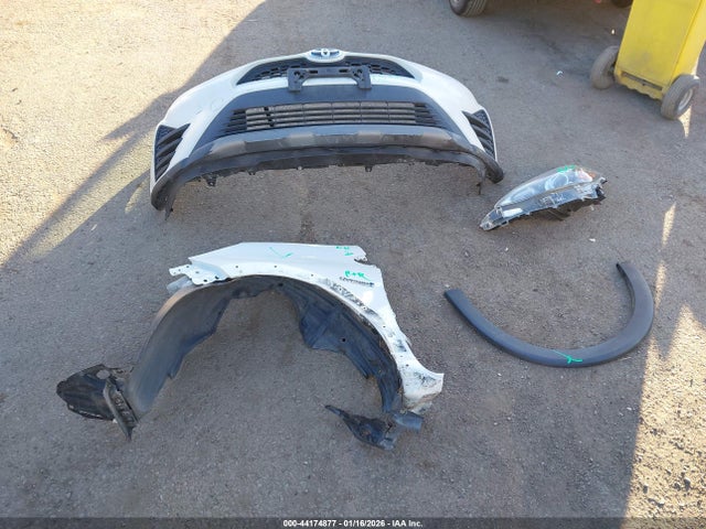 JTDKDTB3XJ1617620 Toyota Prius C Two