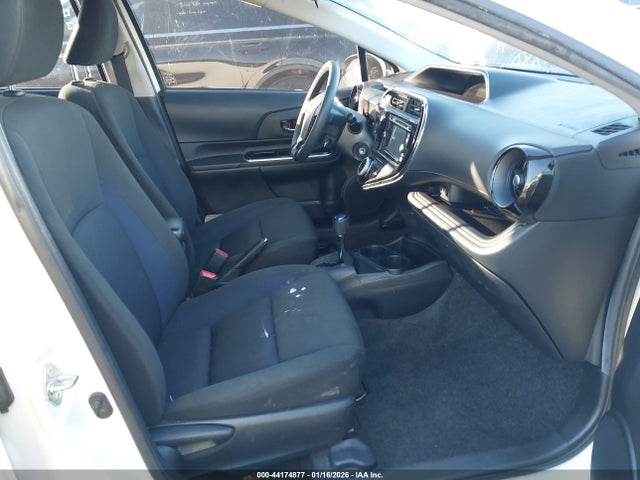 JTDKDTB3XJ1617620 Toyota Prius C Two