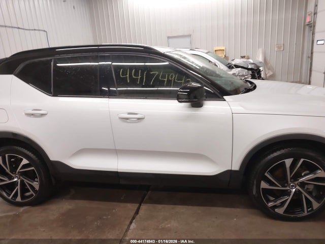 Auction sale of the 2021 Volvo Xc40 T5 R-design, vin: YV4162UM3M2617296, lot number: 44174943