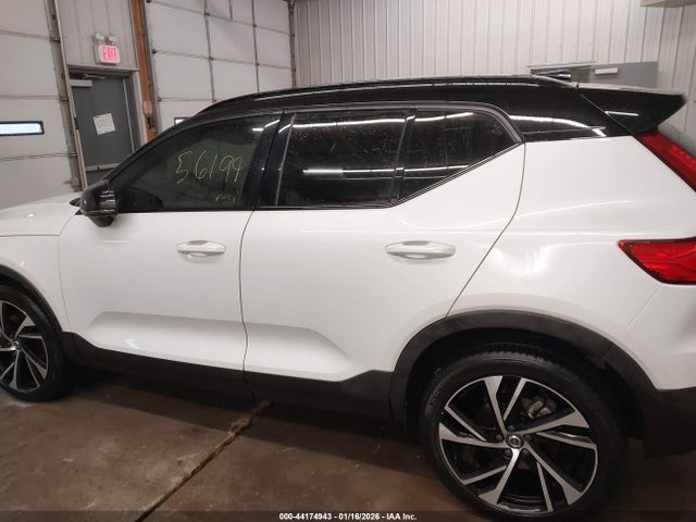 Auction sale of the 2021 Volvo Xc40 T5 R-design, vin: YV4162UM3M2617296, lot number: 44174943