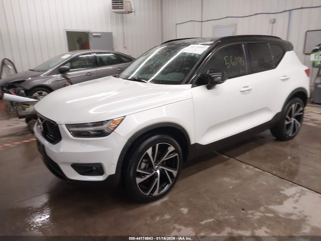 Auction sale of the 2021 Volvo Xc40 T5 R-design, vin: YV4162UM3M2617296, lot number: 44174943