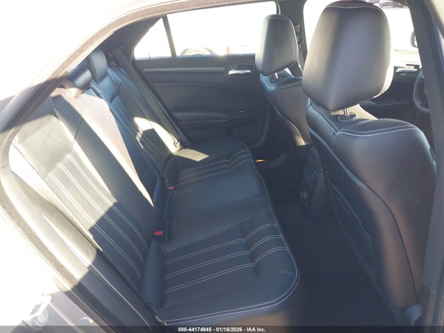 Продажа на аукционе авто 2014 Chrysler 300 300s, vin: 2C3CCABG9EH261011, номер лота: 44174945