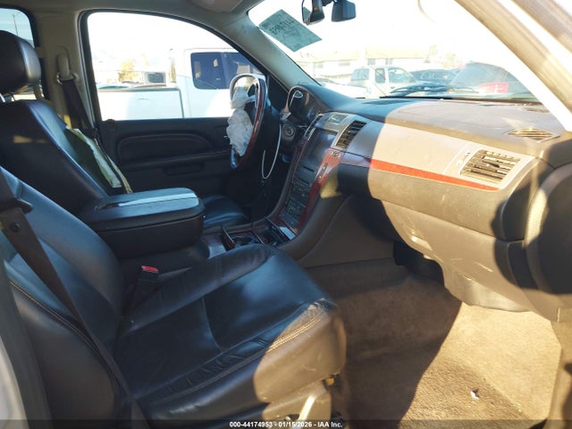 2010 CADILLAC ESCALADE 1GYUCCEF7AR138309 Photo 4