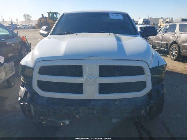 44174993 :رقم المزاد ، 1C6RR7FT9HS837652 vin ، 2017 Ram 1500 Express  4x4 6'4 Box مزاد بيع