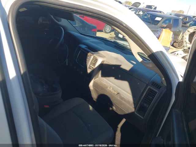 44174993 :رقم المزاد ، 1C6RR7FT9HS837652 vin ، 2017 Ram 1500 Express  4x4 6'4 Box مزاد بيع