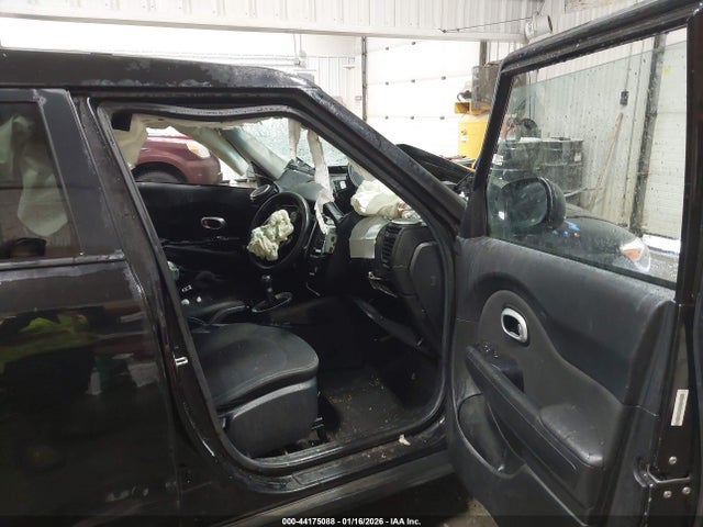 2015 KIA SOUL KNDJN2A29F7758632 Photo 4