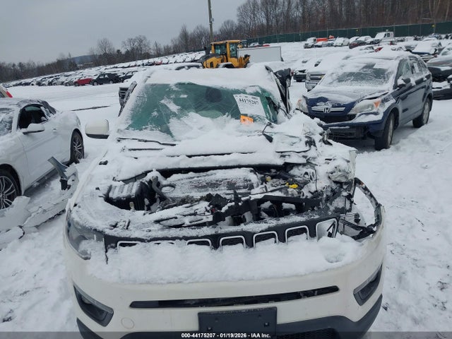2020 Jeep Compass Latitude 4x4 მანქანა იყიდება აუქციონზე, vin: 3C4NJDBB8LT104462, აუქციონის ნომერი: 44175207