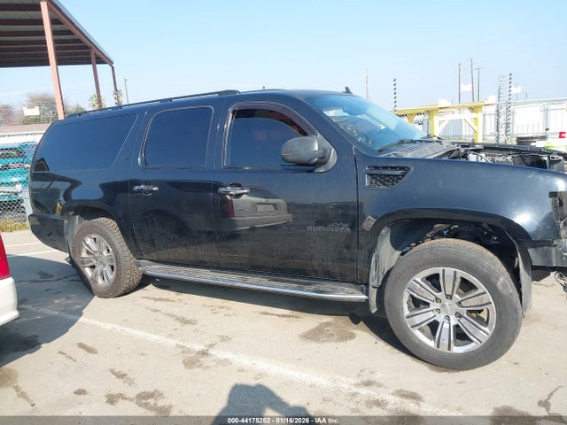 44175252 :رقم المزاد ، 1GNUCKE03AR231539 vin ، 2010 Chevrolet Suburban 1500 Ltz مزاد بيع