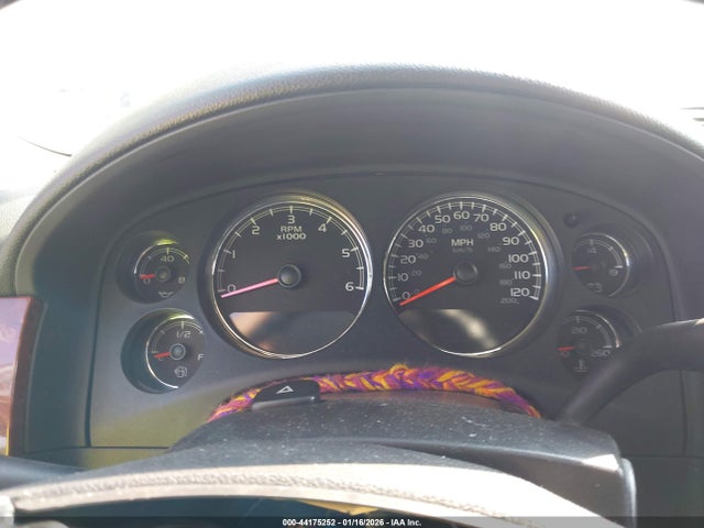 44175252 :رقم المزاد ، 1GNUCKE03AR231539 vin ، 2010 Chevrolet Suburban 1500 Ltz مزاد بيع