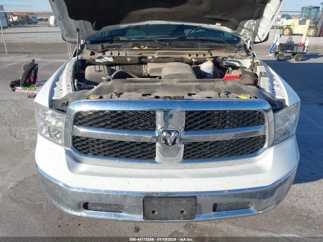 3C6RR7KG7LG291006 RAM 1500 Classic Tradesman 4x4 5&#039;7 Box
