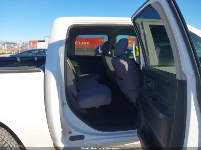3C6RR7KG7LG291006 RAM 1500 Classic Tradesman 4x4 5&#039;7 Box
