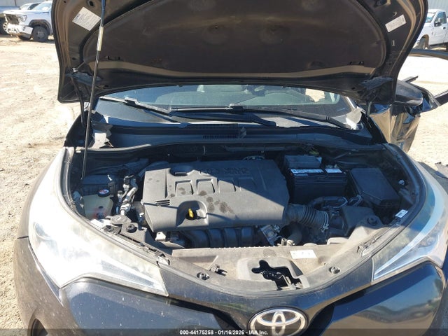 Toyota C-HR XLE 2018 NMTKHMBX8JR027558 Image 10