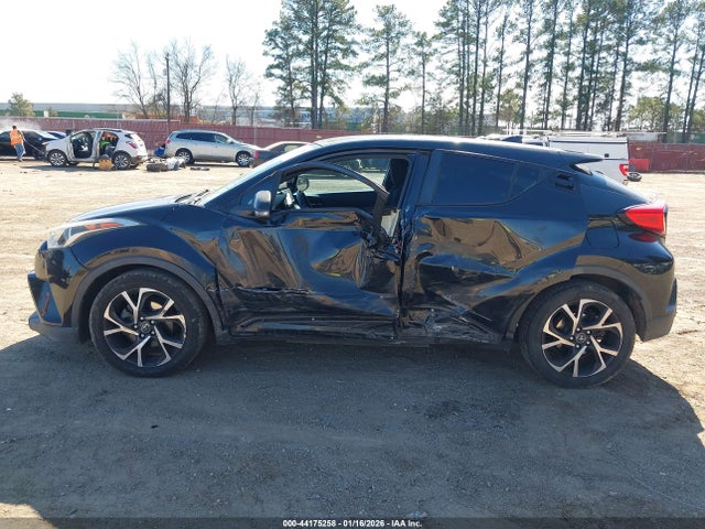 Toyota C-HR XLE 2018 NMTKHMBX8JR027558 Image 14