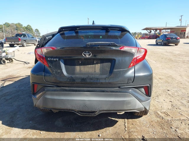 Toyota C-HR XLE 2018 NMTKHMBX8JR027558 Image 16