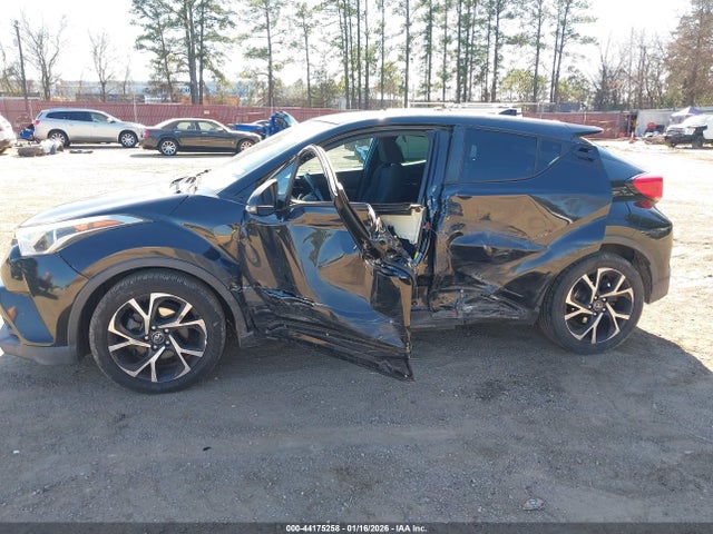 Toyota C-HR XLE 2018 NMTKHMBX8JR027558 Image 6
