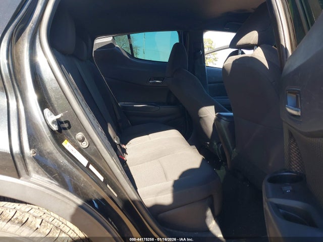 Toyota C-HR XLE 2018 NMTKHMBX8JR027558 Image 8