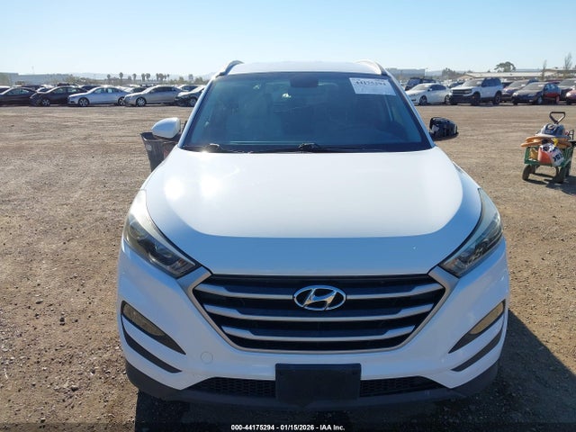 KM8J3CA49JU705948 Hyundai TUCSON SEL