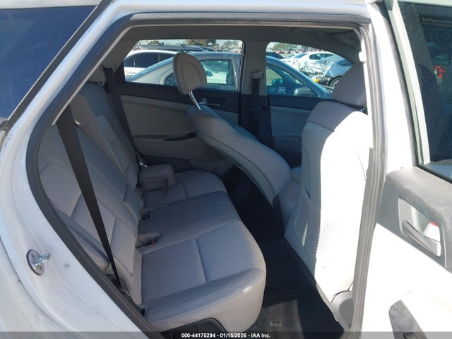 KM8J3CA49JU705948 Hyundai TUCSON SEL