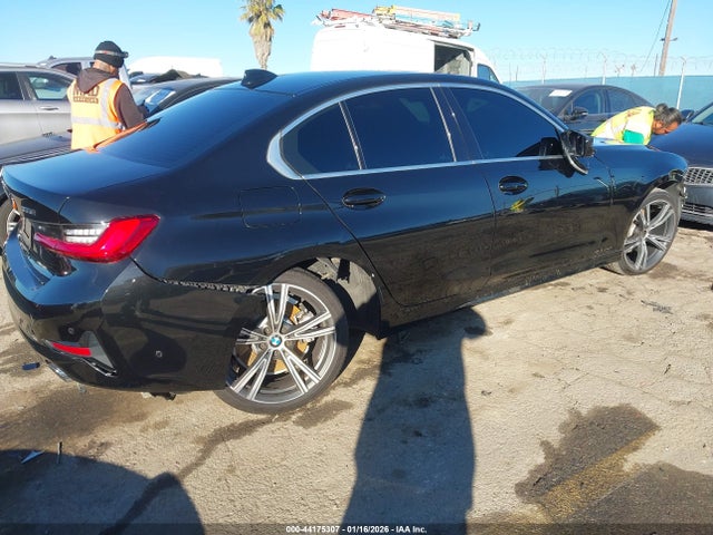 2021 BMW 330I 3MW5R7J0XM8B79658 Photo 3