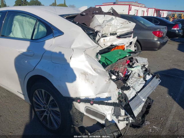 Lexus ES 300H 2019 JTHB21B18K2019996 Image 18