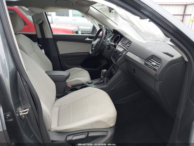 2019 VOLKSWAGEN TIGUAN 3VV2B7AX6KM097388 Photo 4