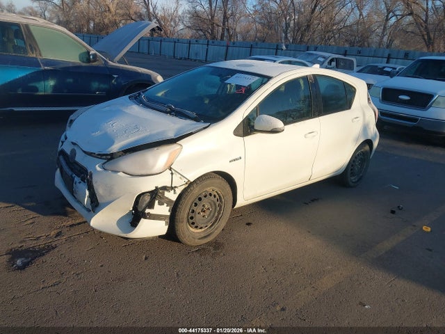 JTDKDTB31G1589800 Toyota Prius C Two