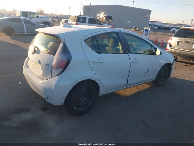 JTDKDTB31G1589800 Toyota Prius C Two