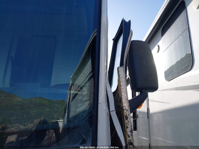 2004 Workhorse Custom Chassis Motorhome Chassis W22 მანქანა იყიდება აუქციონზე, vin: 5B4MP67G943386365, აუქციონის ნომერი: 44175431